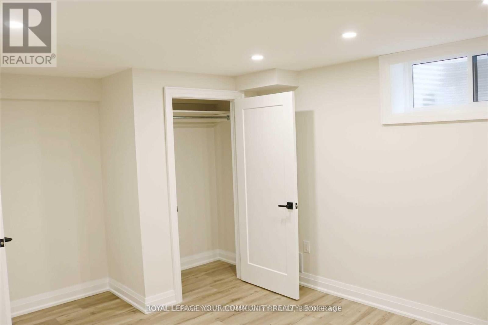 Lower - 4 Norgrove Crescent, Toronto, Ontario  M9P 3C6 - Photo 9 - W12451821