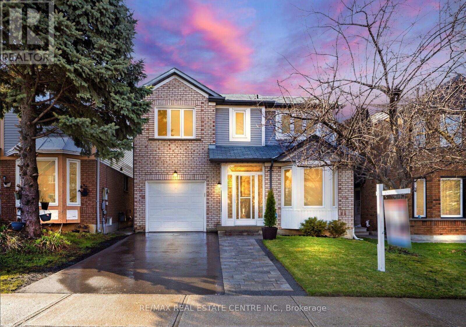 142 Ural Circle, Brampton (Sandringham-Wellington), Ontario  L6R 1H1 - Photo 1 - W12451824