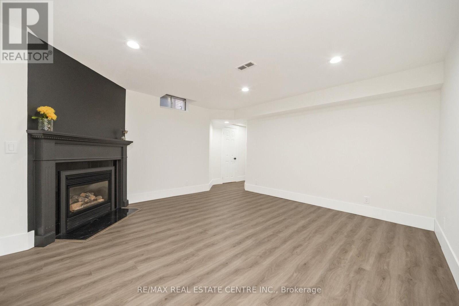 142 Ural Circle, Brampton (Sandringham-Wellington), Ontario  L6R 1H1 - Photo 31 - W12451824
