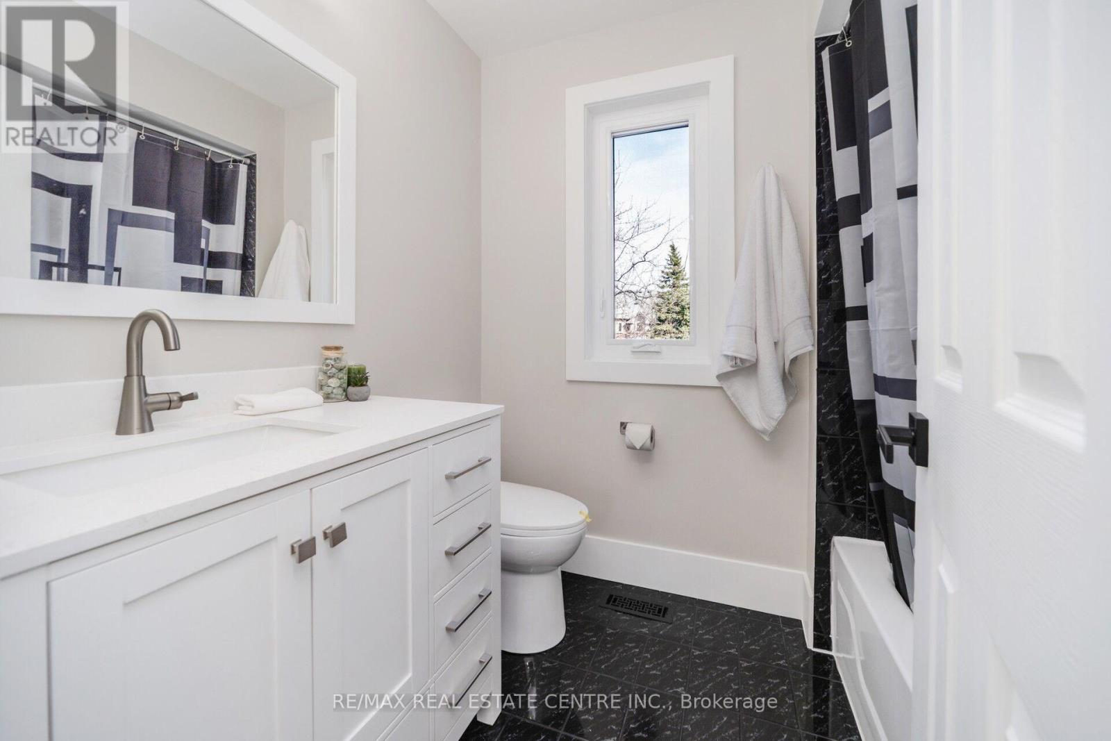 142 Ural Circle, Brampton (Sandringham-Wellington), Ontario  L6R 1H1 - Photo 48 - W12451824
