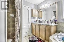 Upper - 4 Tobermory Crescent, Brampton, Ontario  L6V 4T6 - Photo 18 - W12451832