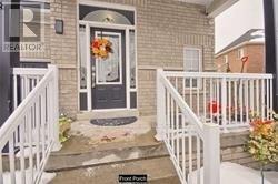 Upper - 4 Tobermory Crescent, Brampton, Ontario  L6V 4T6 - Photo 2 - W12451832
