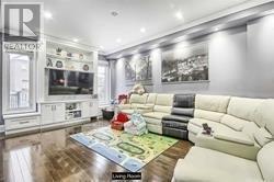 Upper - 4 Tobermory Crescent, Brampton, Ontario  L6V 4T6 - Photo 7 - W12451832