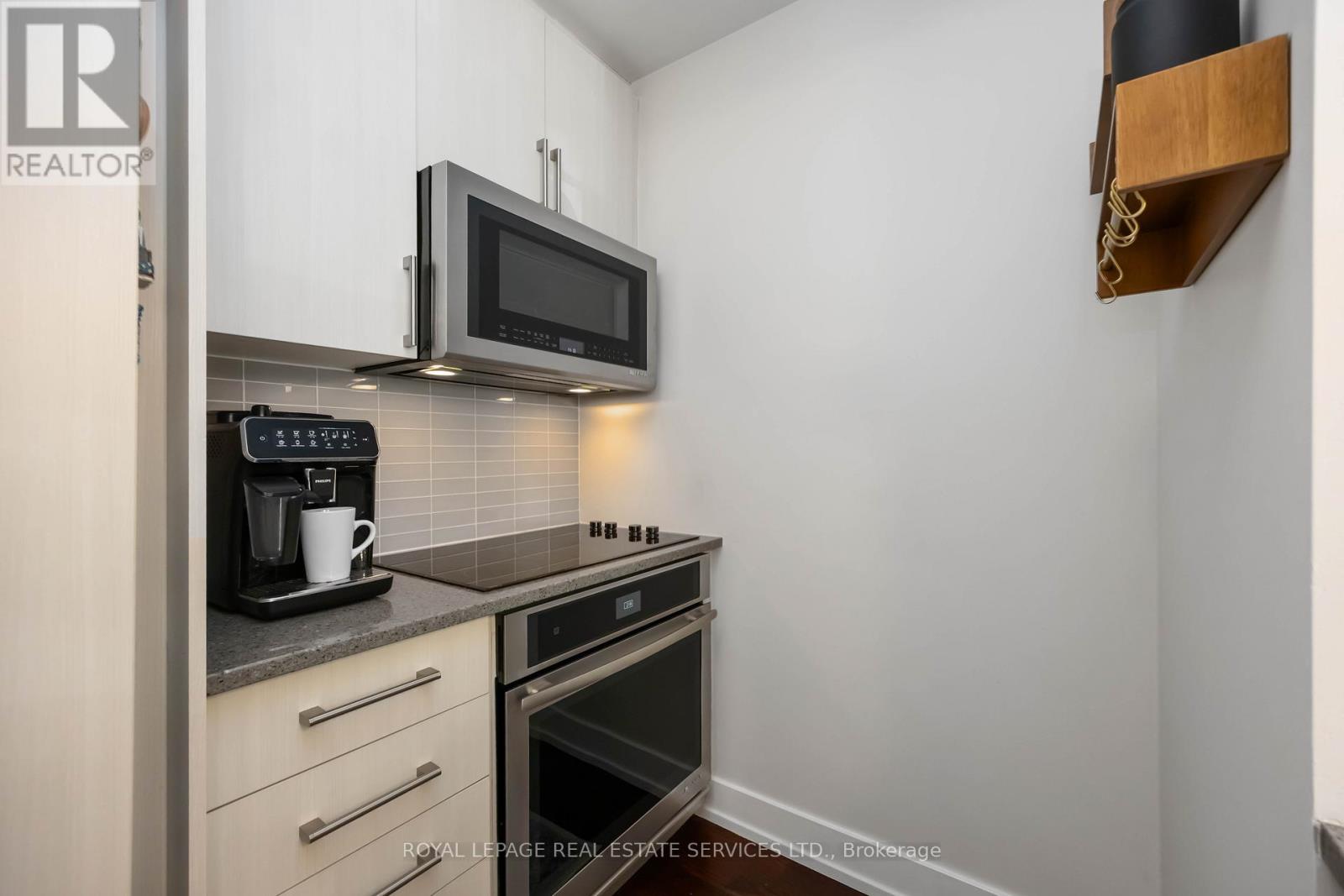 212 Brandon Avenue, Toronto, Ontario  M6H 0C5 - Photo 16 - W12451834