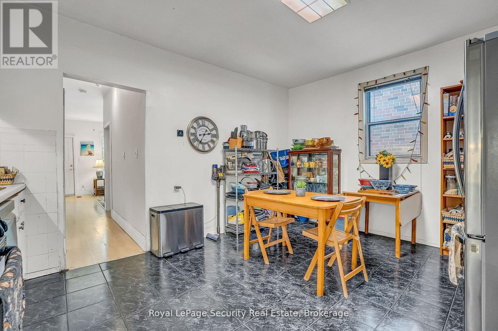 14 Morland Road, Toronto (Runnymede-Bloor West Village), Ontario  M6S 2M8 - Photo 15 - W12451845