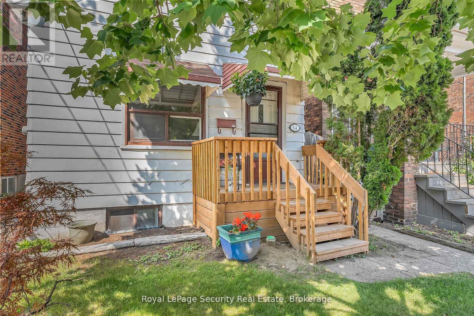 14 Morland Road, Toronto (Runnymede-Bloor West Village), Ontario  M6S 2M8 - Photo 3 - W12451845