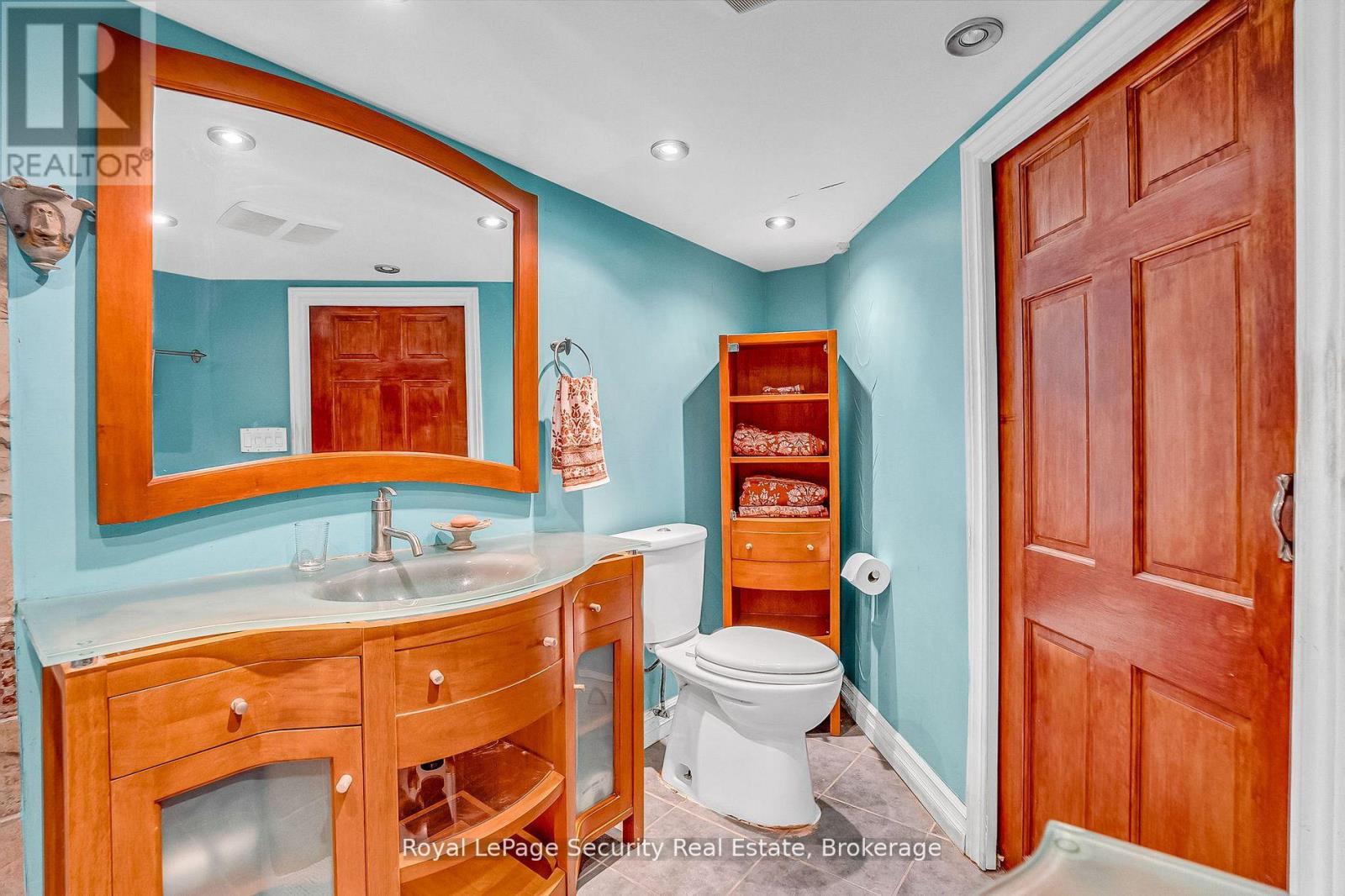 14 Morland Road, Toronto (Runnymede-Bloor West Village), Ontario  M6S 2M8 - Photo 32 - W12451845