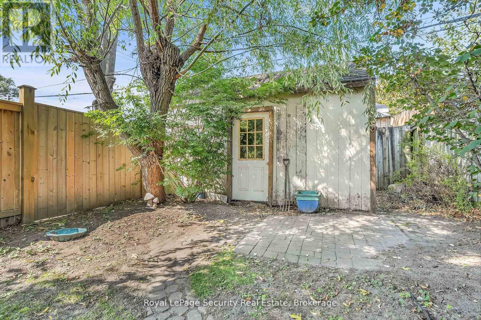 14 Morland Road, Toronto (Runnymede-Bloor West Village), Ontario  M6S 2M8 - Photo 37 - W12451845