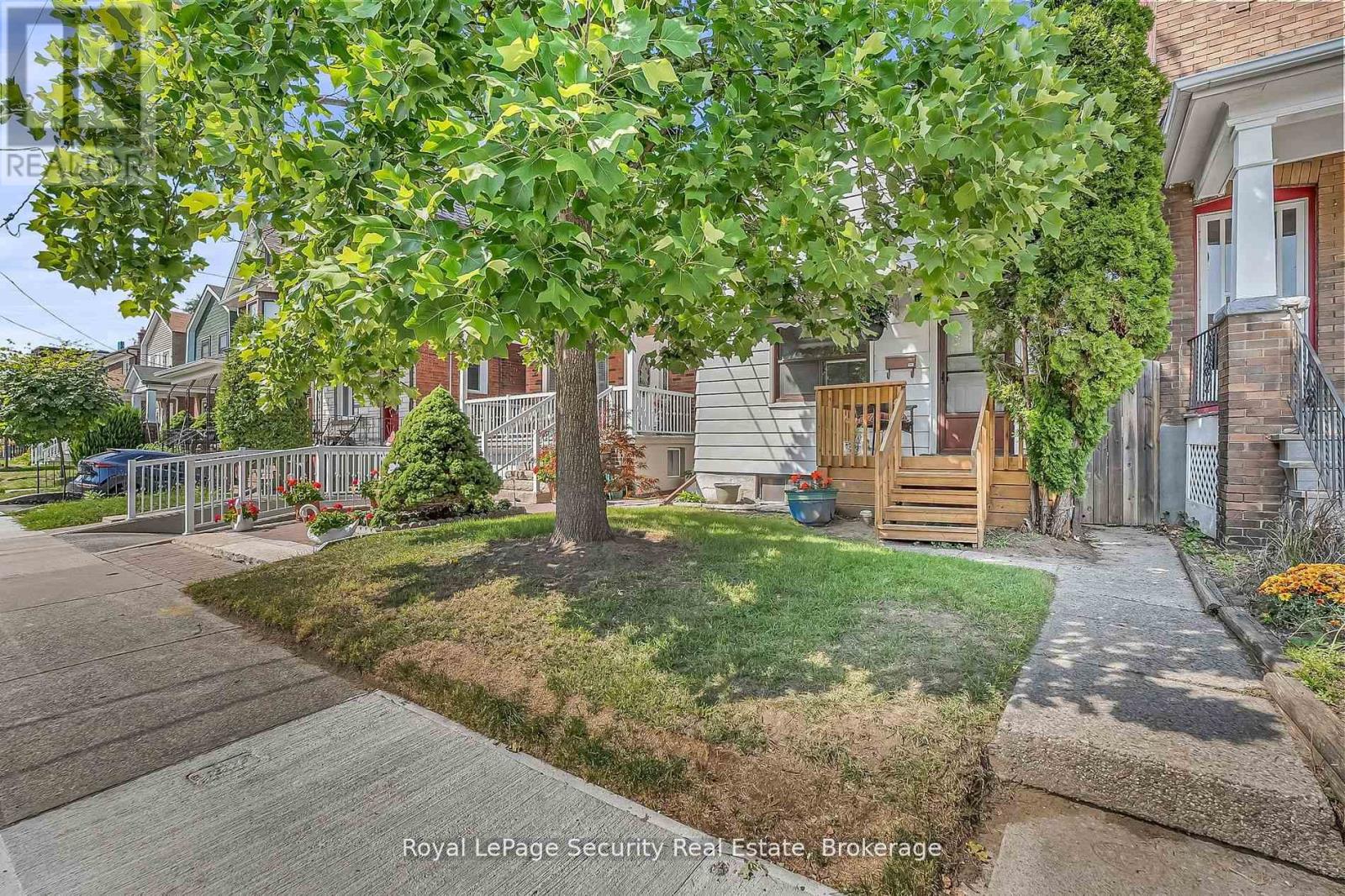 14 Morland Road, Toronto (Runnymede-Bloor West Village), Ontario  M6S 2M8 - Photo 4 - W12451845