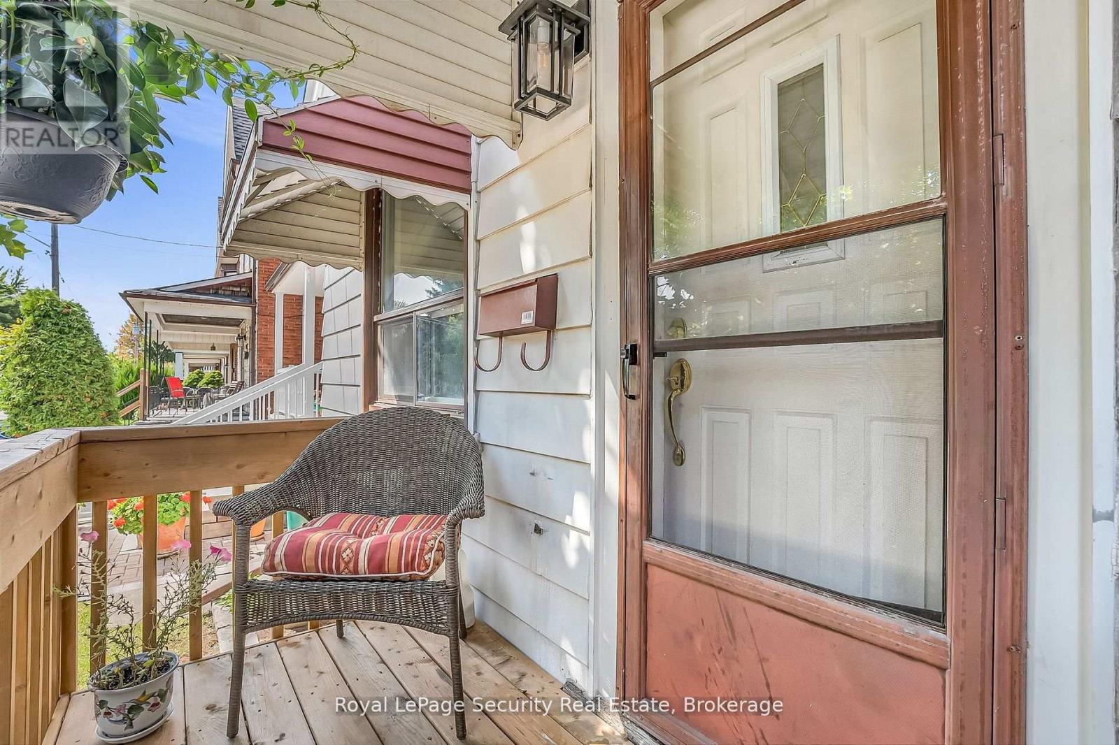 14 Morland Road, Toronto (Runnymede-Bloor West Village), Ontario  M6S 2M8 - Photo 5 - W12451845