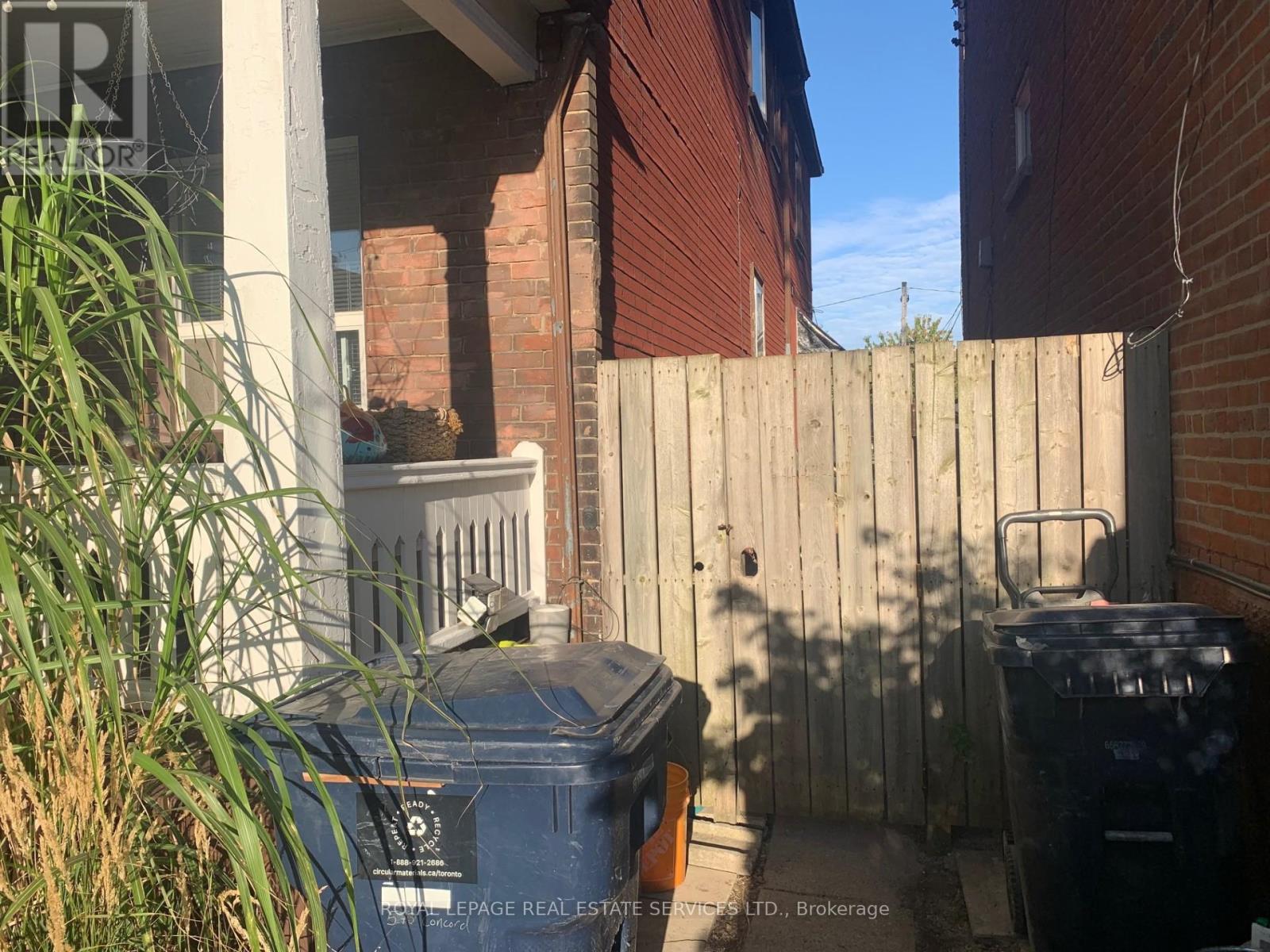 Main - 591 Concord Avenue, Toronto, Ontario  M6H 2R2 - Photo 2 - W12451857