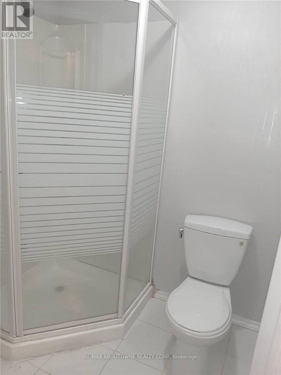 Lower - 128 Breton Avenue, Mississauga, Ontario  L4Z 4K5 - Photo 12 - W12451874