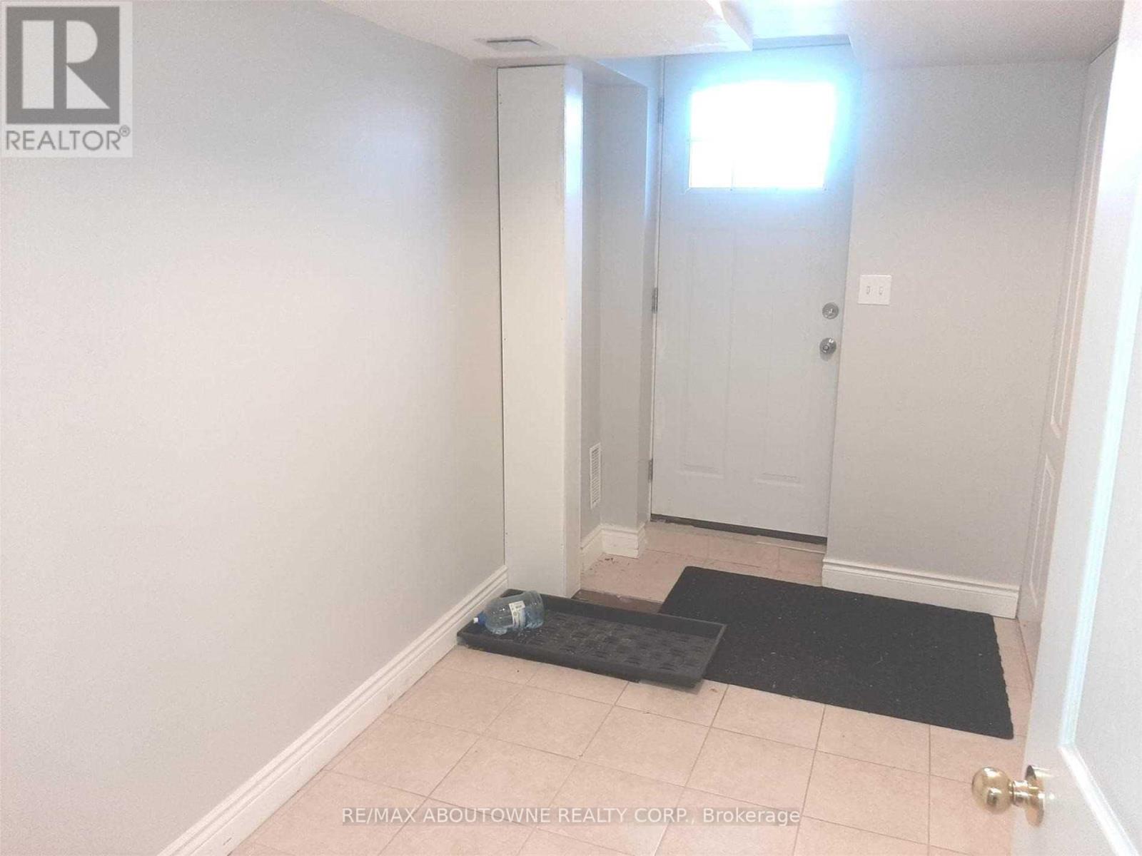 Lower - 128 Breton Avenue, Mississauga, Ontario  L4Z 4K5 - Photo 3 - W12451874