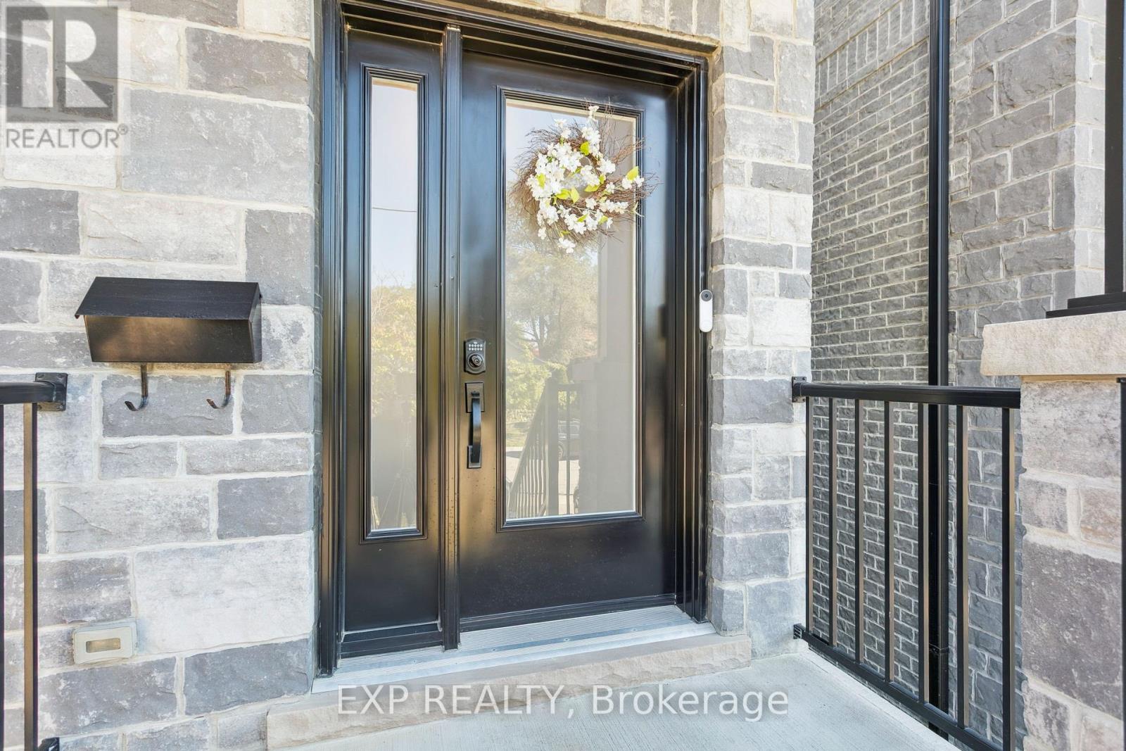105 Twenty Second Street, Toronto, Ontario  M8V 3M5 - Photo 2 - W12451923