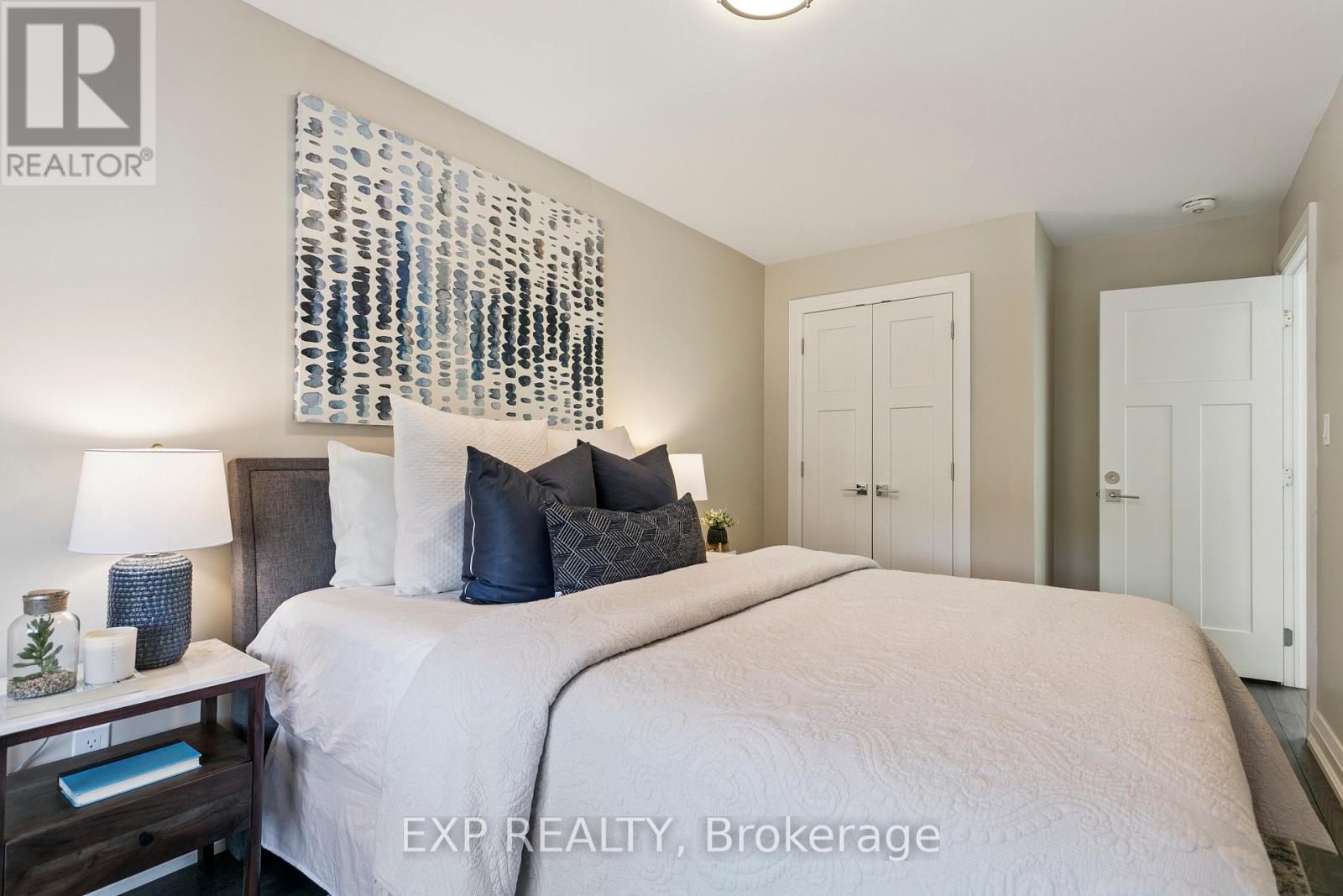 105 Twenty Second Street, Toronto, Ontario  M8V 3M5 - Photo 23 - W12451923