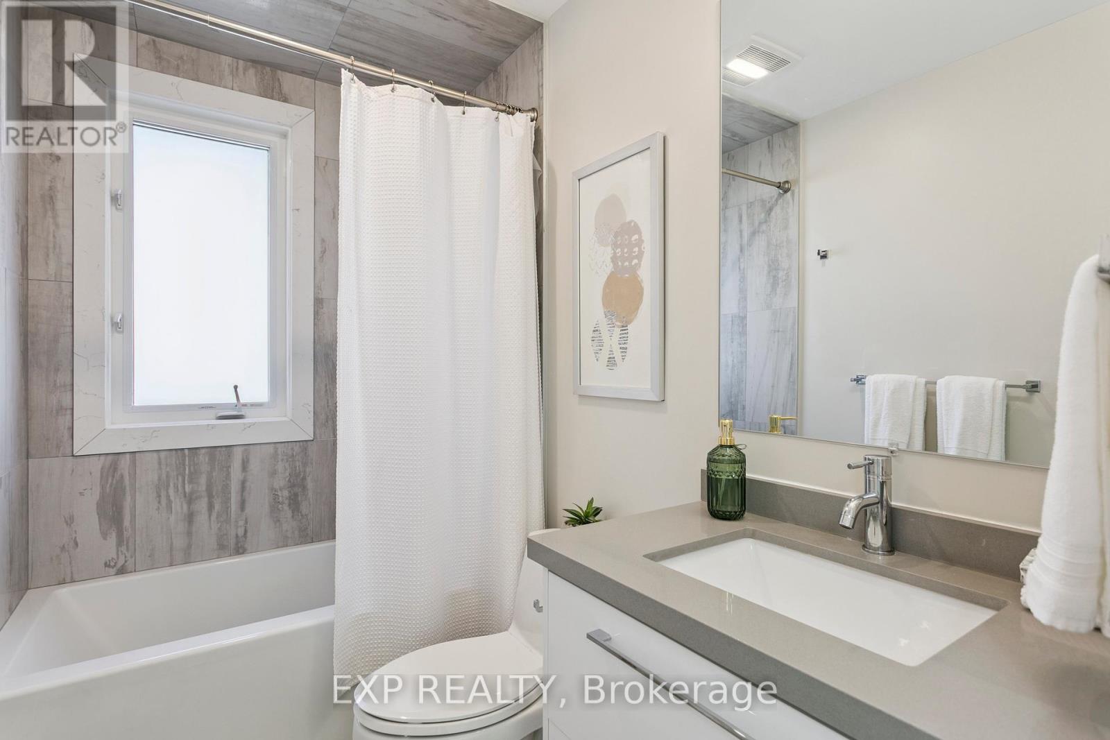 105 Twenty Second Street, Toronto, Ontario  M8V 3M5 - Photo 24 - W12451923