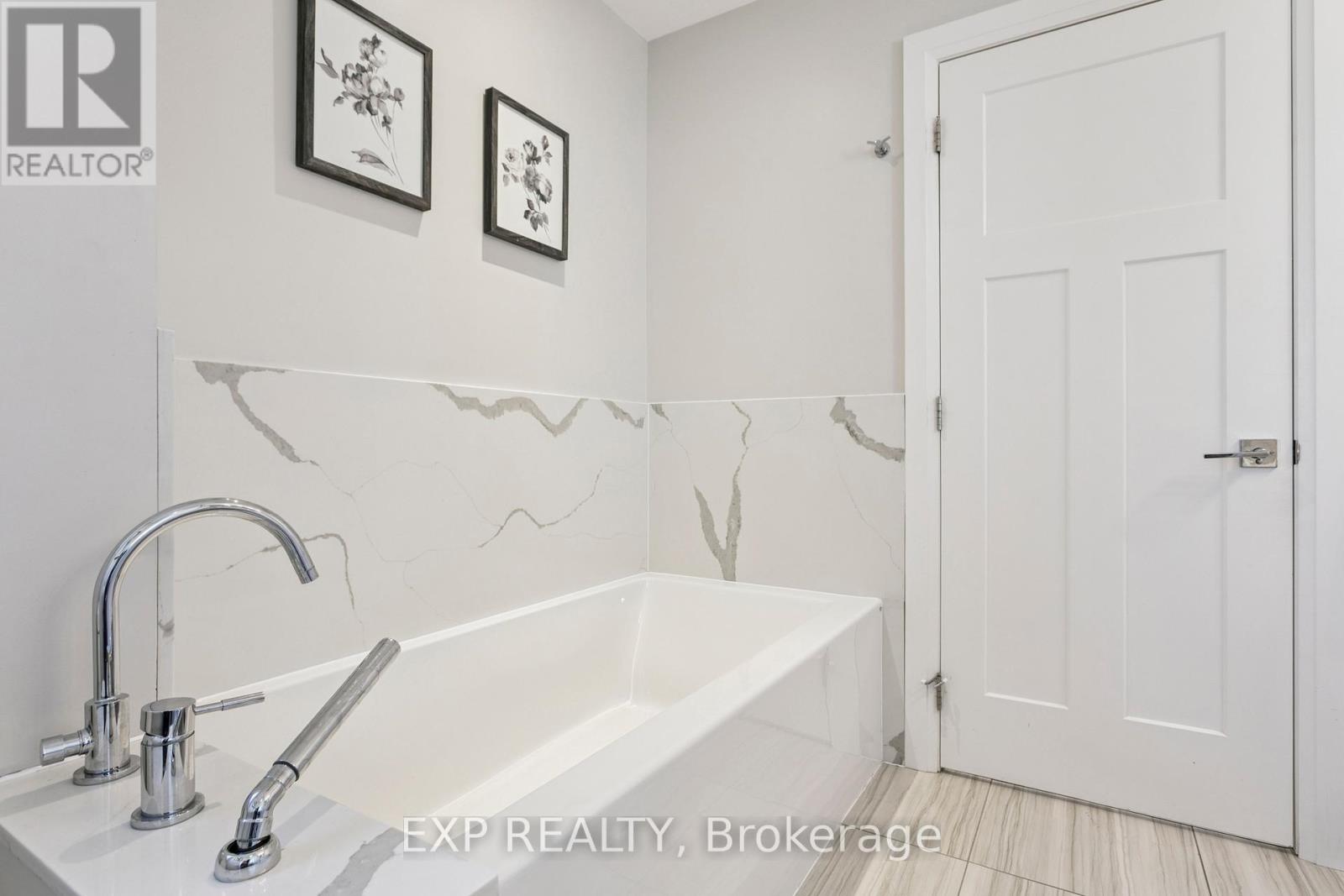 105 Twenty Second Street, Toronto, Ontario  M8V 3M5 - Photo 31 - W12451923