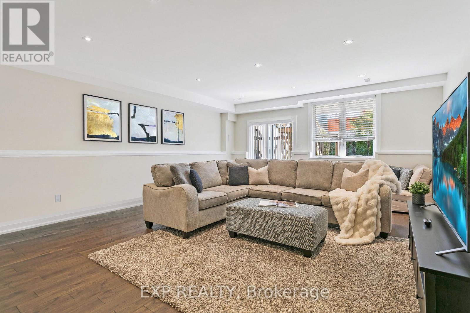 105 Twenty Second Street, Toronto, Ontario  M8V 3M5 - Photo 35 - W12451923