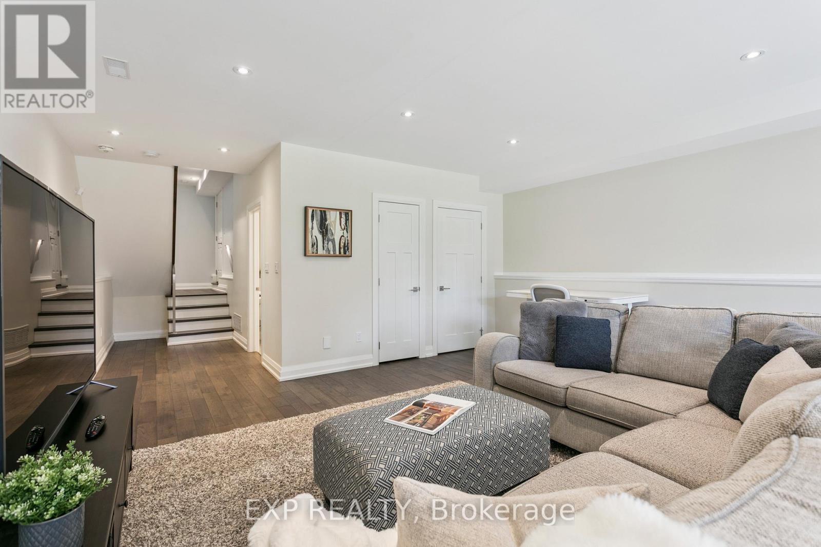 105 Twenty Second Street, Toronto, Ontario  M8V 3M5 - Photo 37 - W12451923