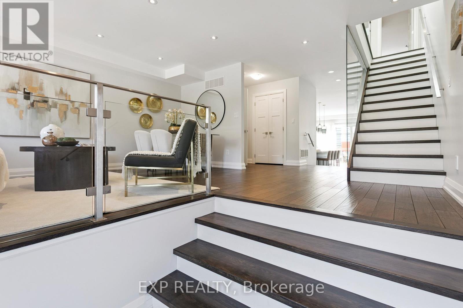 105 Twenty Second Street, Toronto, Ontario  M8V 3M5 - Photo 4 - W12451923