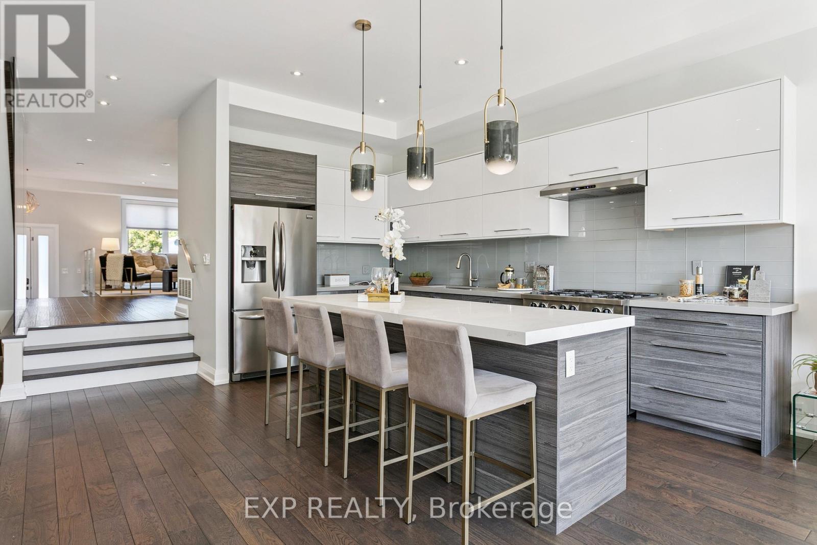 105 Twenty Second Street, Toronto, Ontario  M8V 3M5 - Photo 8 - W12451923