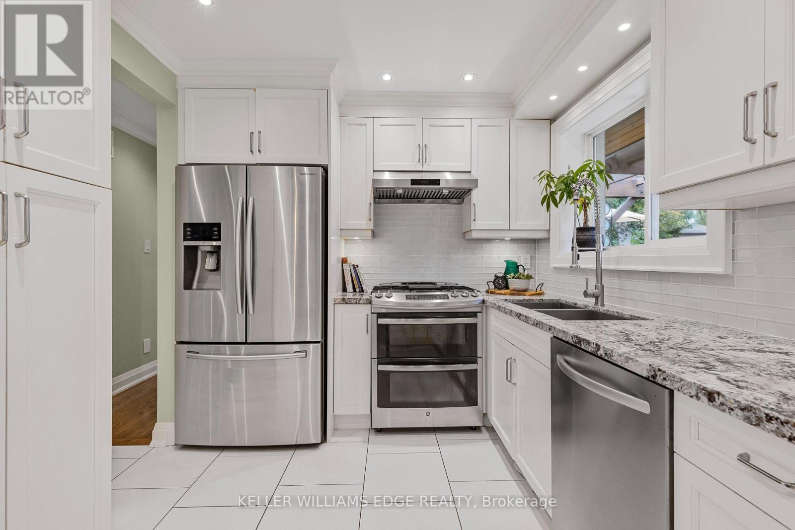 2517 Constable Road, Mississauga (Clarkson), Ontario  L5J 1V9 - Photo 16 - W12451933