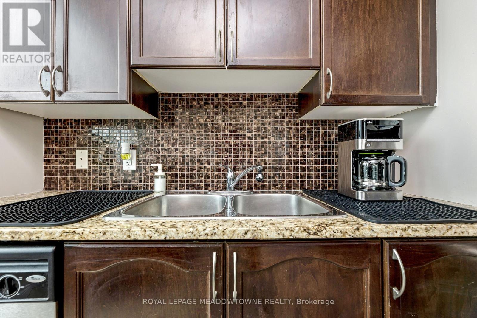 3303 - 208 Enfield Place, Mississauga, Ontario  L5B 0G8 - Photo 11 - W12451936