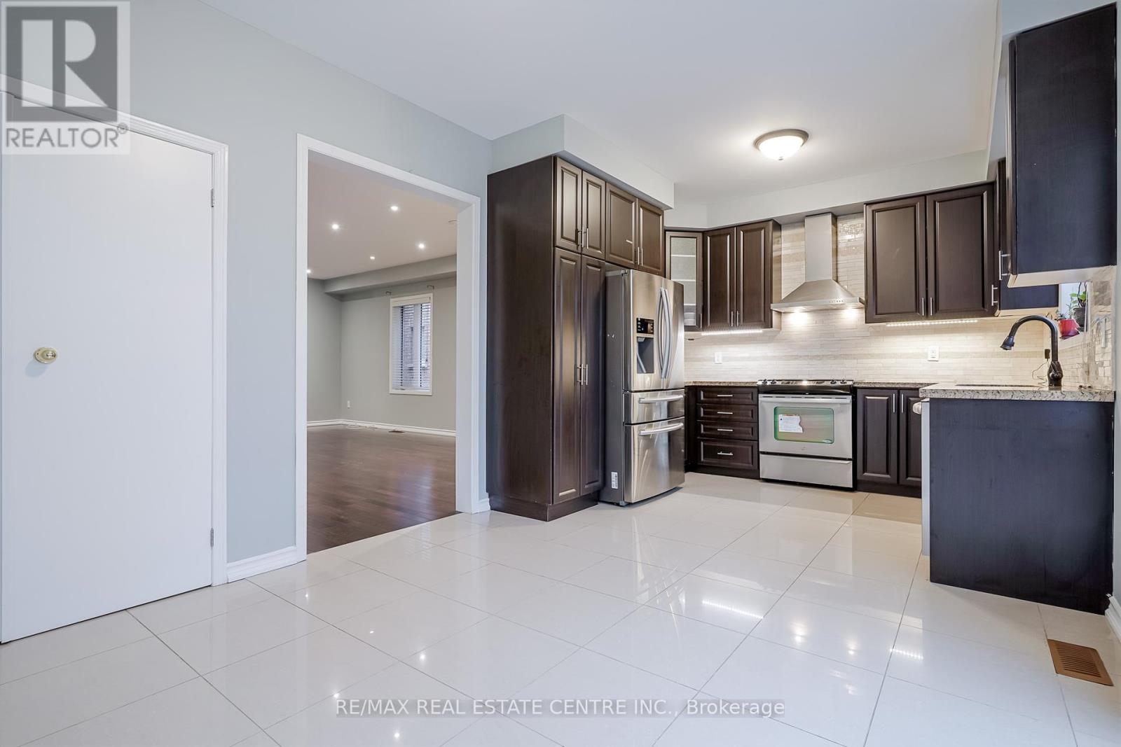 3057 Janice Drive, Oakville, Ontario  L6M 0S6 - Photo 14 - W12451938