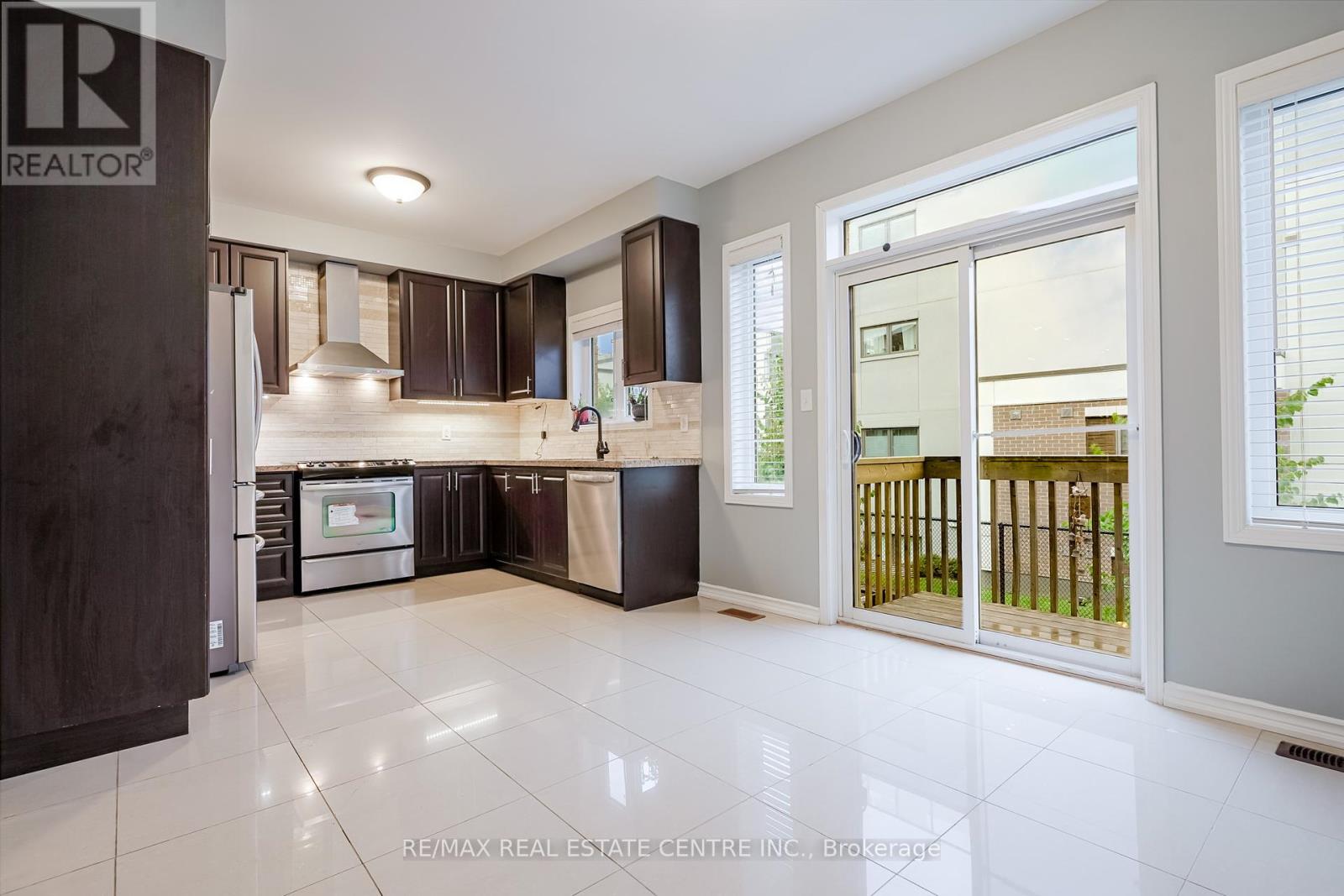 3057 Janice Drive, Oakville, Ontario  L6M 0S6 - Photo 15 - W12451938