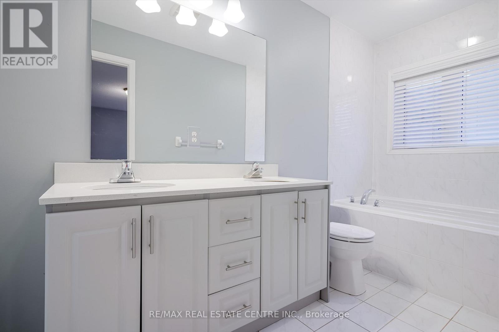 3057 Janice Drive, Oakville, Ontario  L6M 0S6 - Photo 23 - W12451938