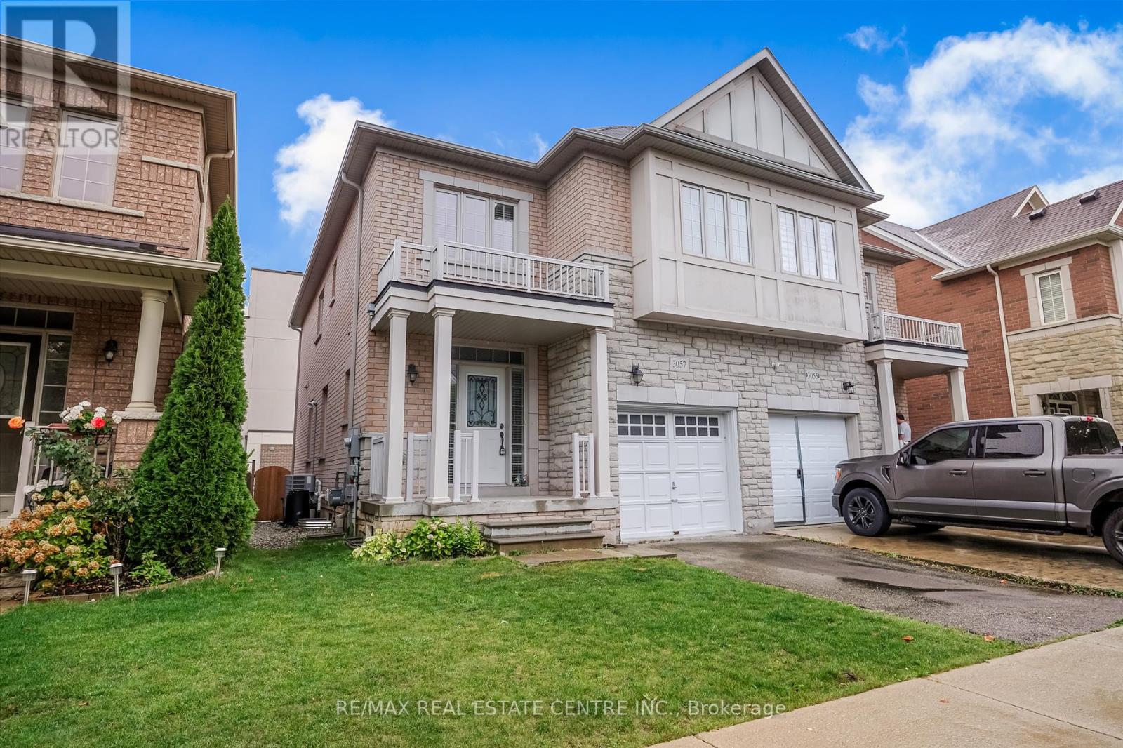 3057 Janice Drive, Oakville, Ontario  L6M 0S6 - Photo 3 - W12451938
