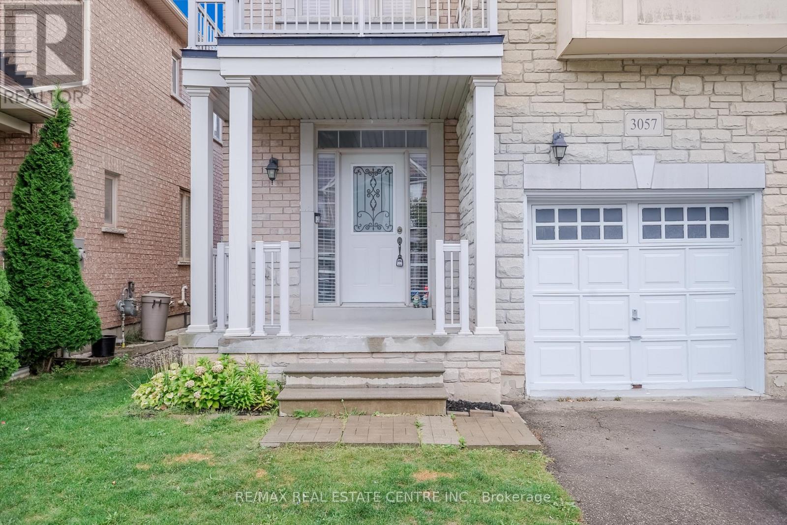 3057 Janice Drive, Oakville, Ontario  L6M 0S6 - Photo 4 - W12451938