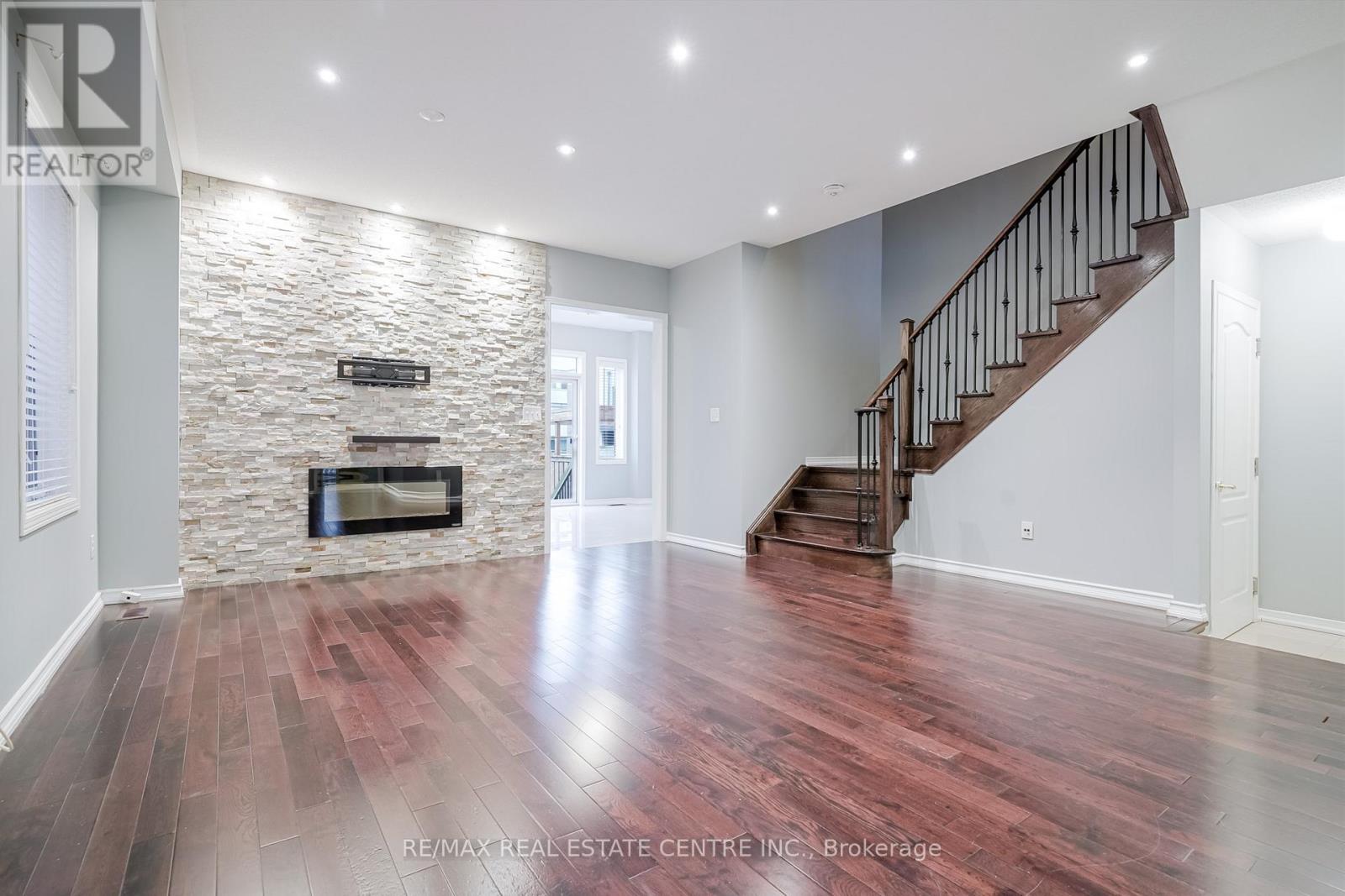 3057 Janice Drive, Oakville, Ontario  L6M 0S6 - Photo 8 - W12451938