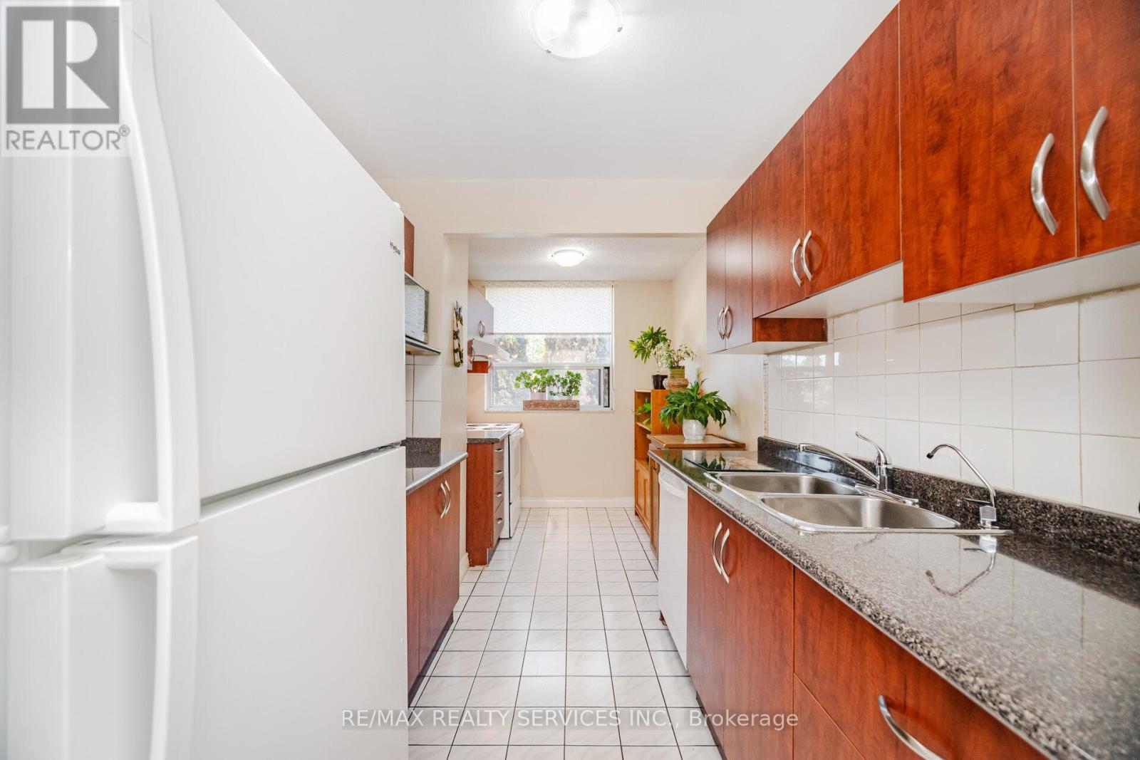 108 - 3 Lisa Street, Brampton, Ontario  L6T 4A2 - Photo 13 - W12451943