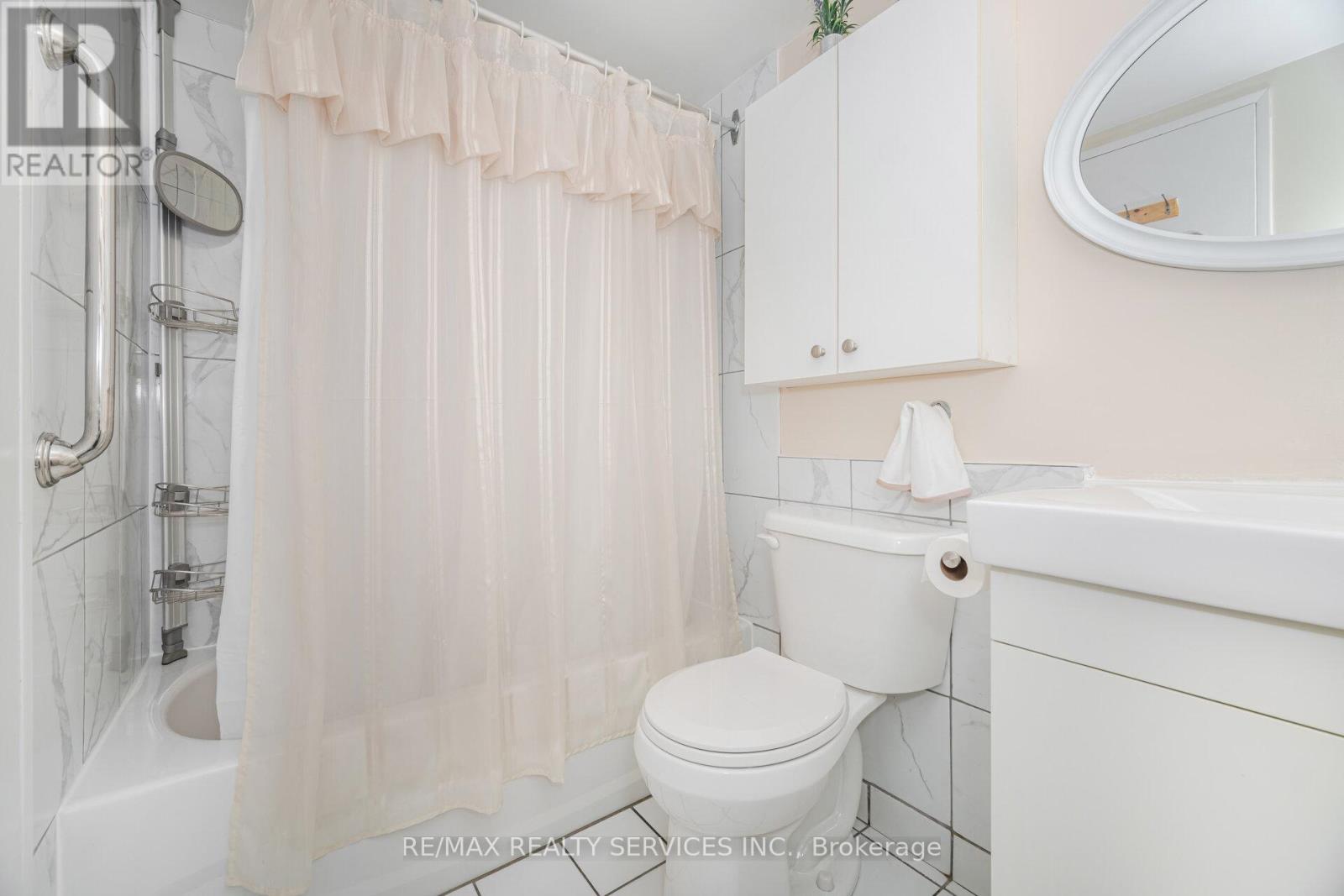 108 - 3 Lisa Street, Brampton, Ontario  L6T 4A2 - Photo 26 - W12451943