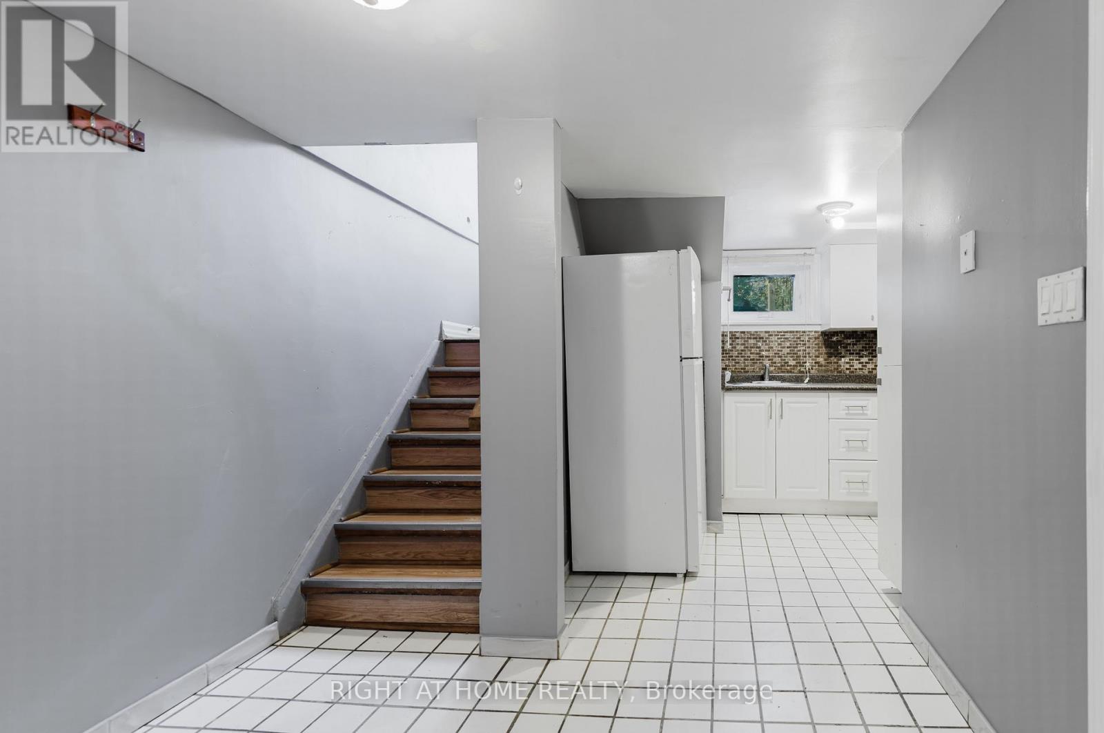 26 Sixteenth Street, Toronto, Ontario  M8V 3J8 - Photo 17 - W12451945