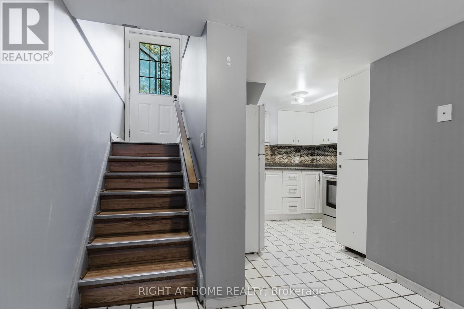 26 Sixteenth Street, Toronto, Ontario  M8V 3J8 - Photo 18 - W12451945