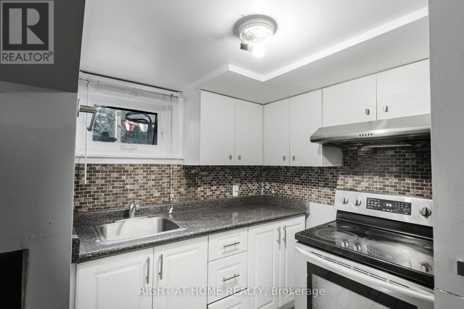 26 Sixteenth Street, Toronto, Ontario  M8V 3J8 - Photo 20 - W12451945