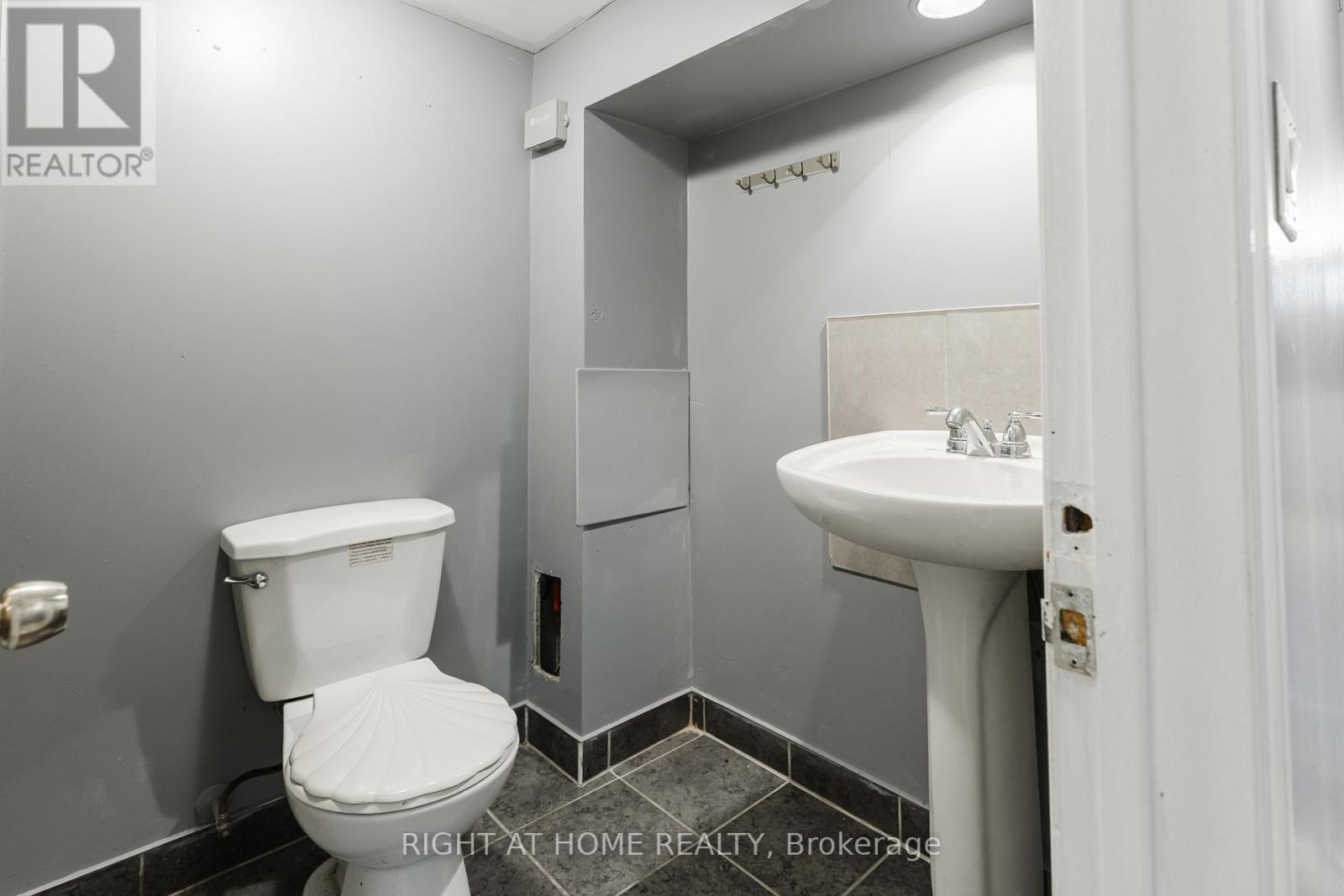 26 Sixteenth Street, Toronto, Ontario  M8V 3J8 - Photo 21 - W12451945