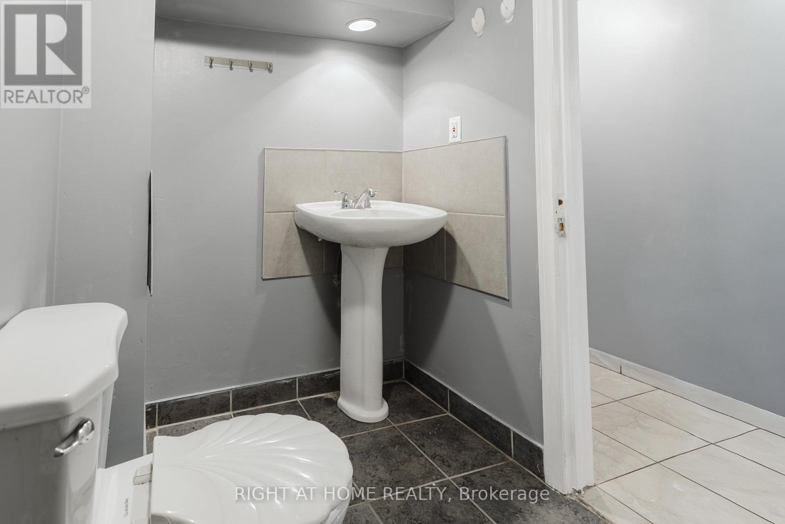 26 Sixteenth Street, Toronto, Ontario  M8V 3J8 - Photo 29 - W12451945