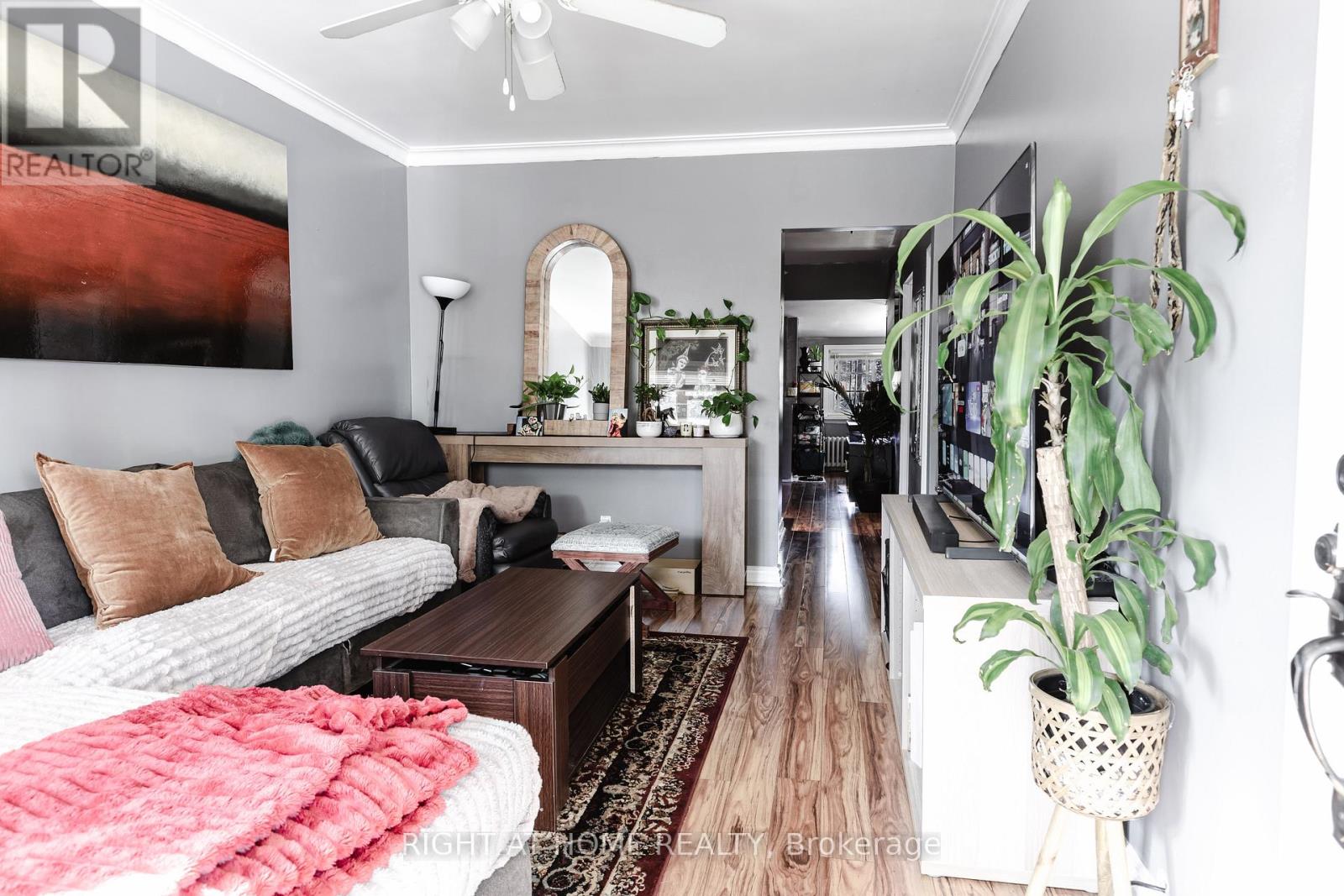 26 Sixteenth Street, Toronto, Ontario  M8V 3J8 - Photo 6 - W12451945