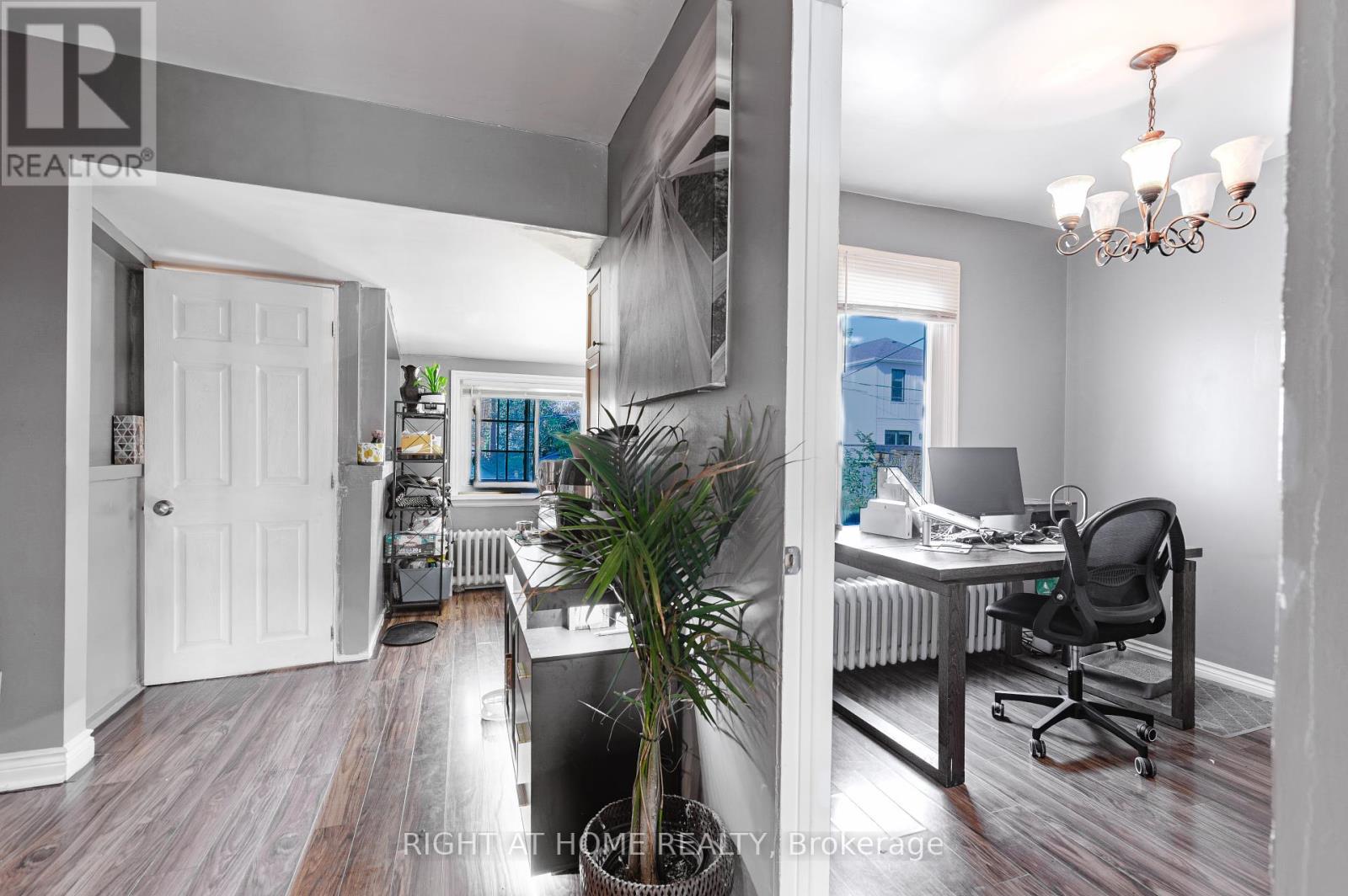 26 Sixteenth Street, Toronto, Ontario  M8V 3J8 - Photo 9 - W12451945