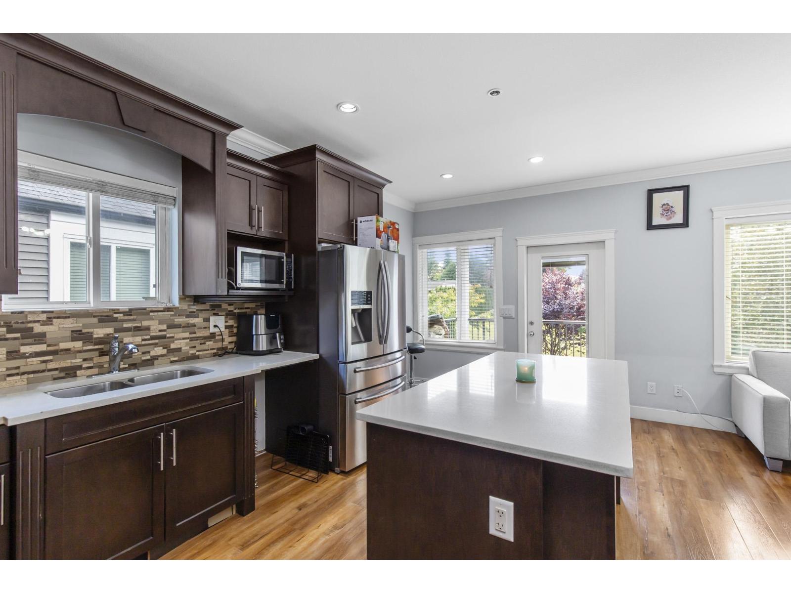 33008 Egglestone Avenue, Mission, British Columbia  V2V 7R7 - Photo 4 - R3055486