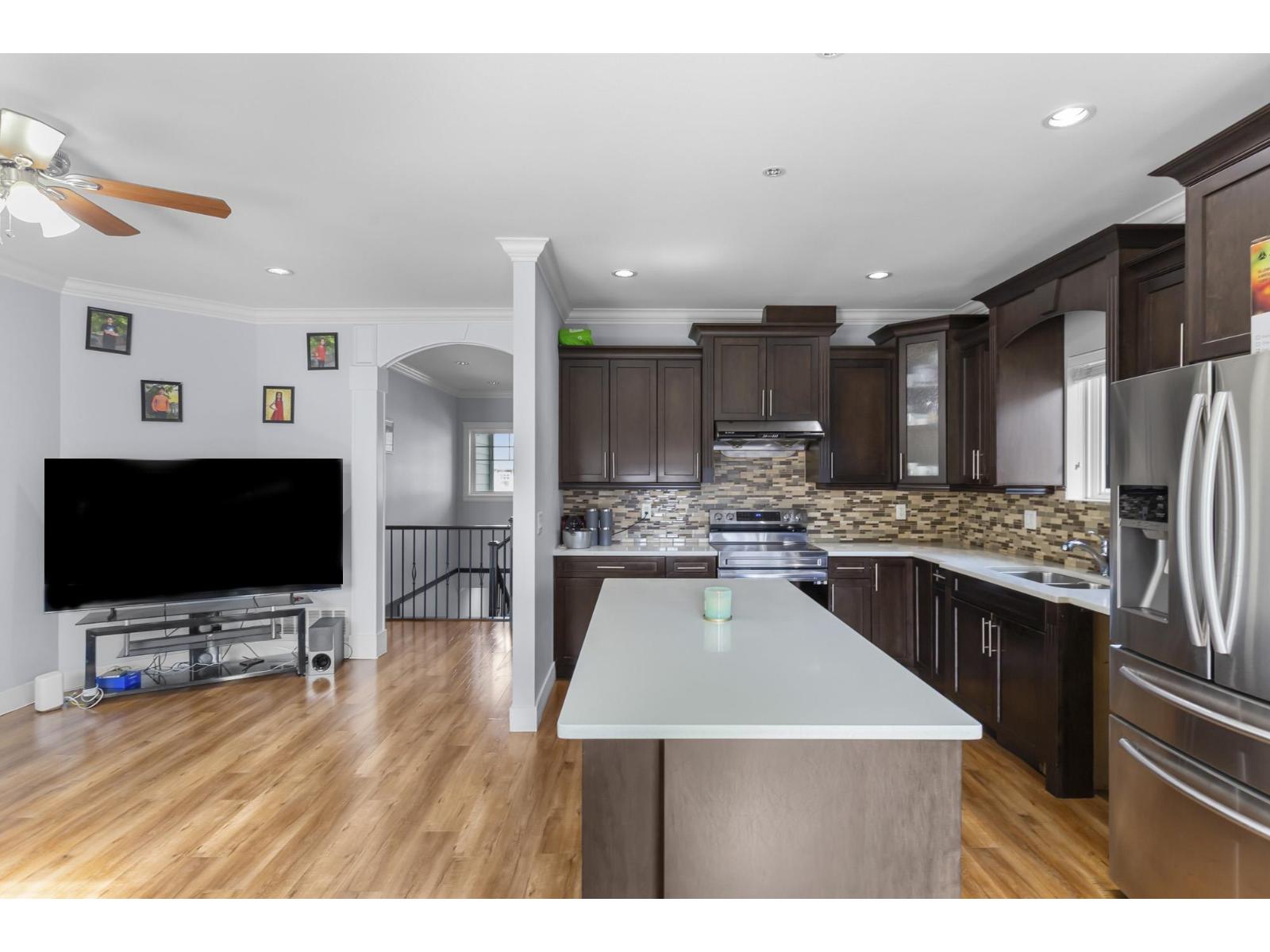 33008 Egglestone Avenue, Mission, British Columbia  V2V 7R7 - Photo 5 - R3055486