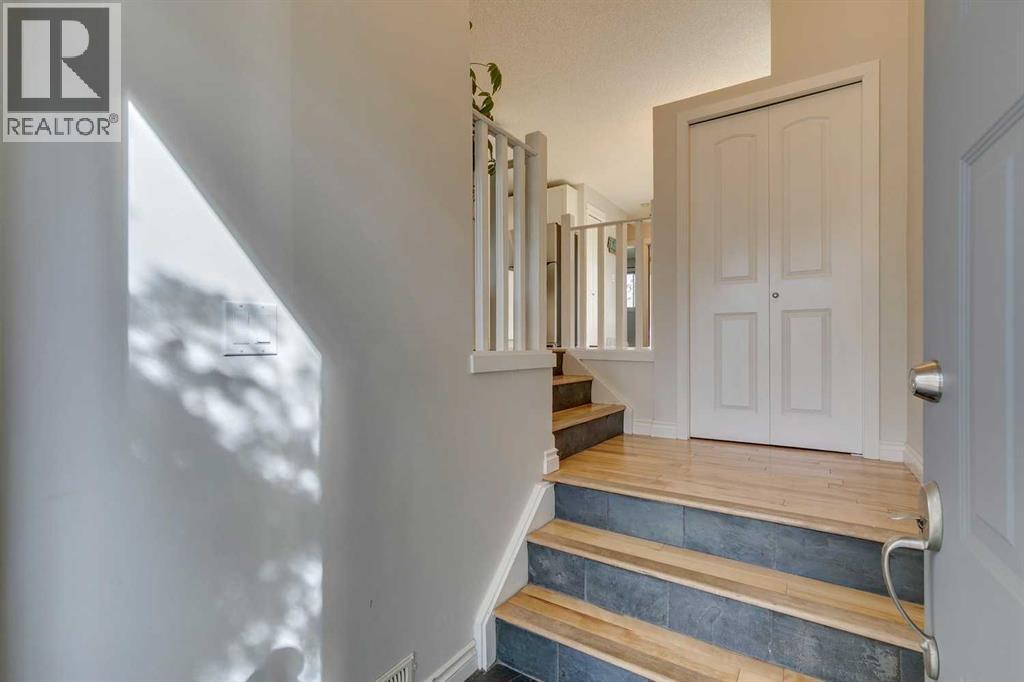 108 Sunbank Way Se, Calgary, Alberta  T2X 2B6 - Photo 3 - A2262950