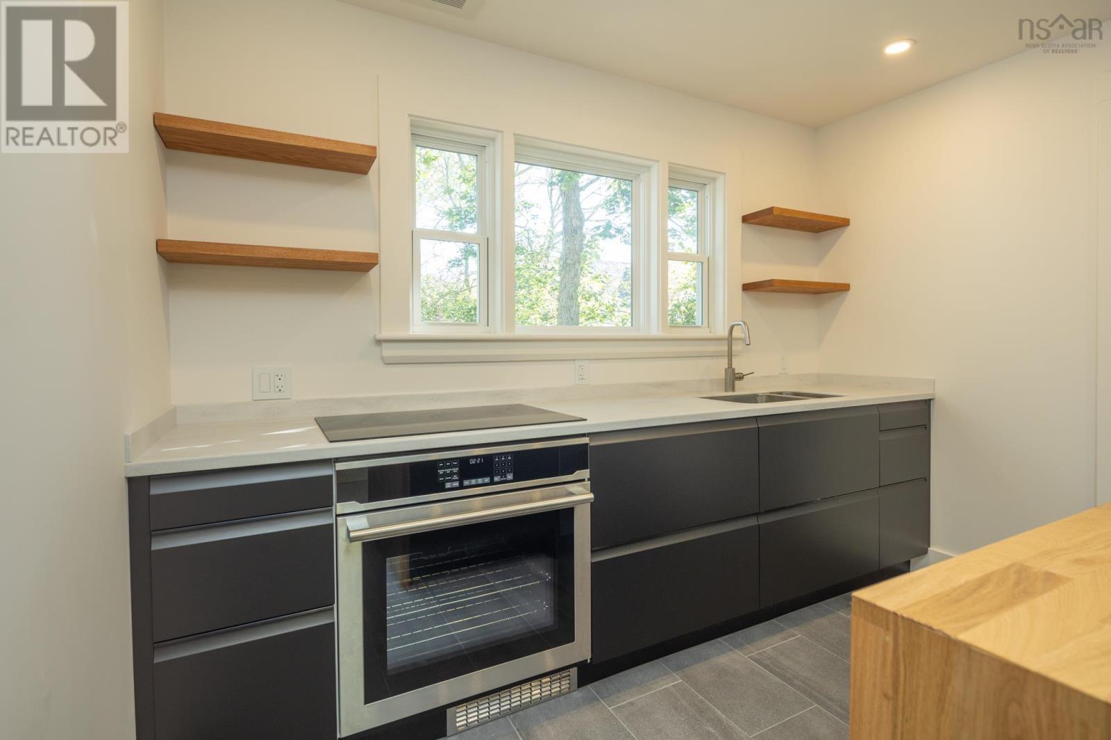 19 Cumberland Street, Yarmouth, Nova Scotia  B5A 5K4 - Photo 9 - 202525355