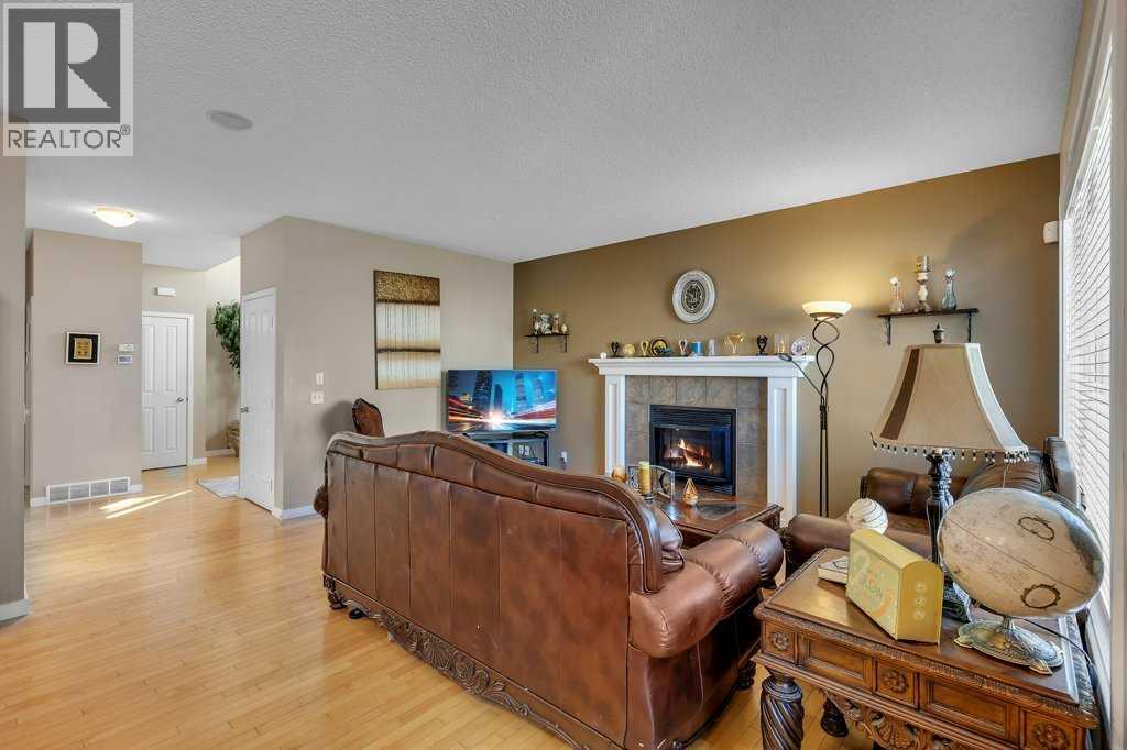 119 Valley Stream Circle Nw, Calgary, Alberta  T3B 5W2 - Photo 9 - A2259449