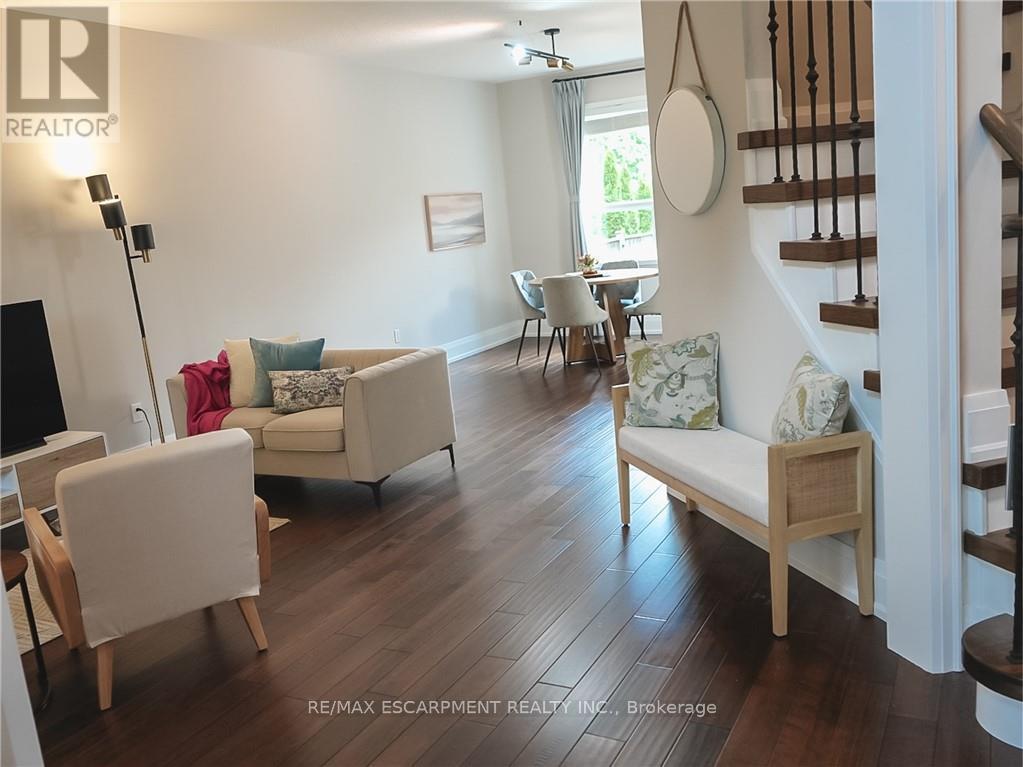 104 Davidson Boulevard, Hamilton (Dundas), Ontario  L9H 7M4 - Photo 20 - X12451796