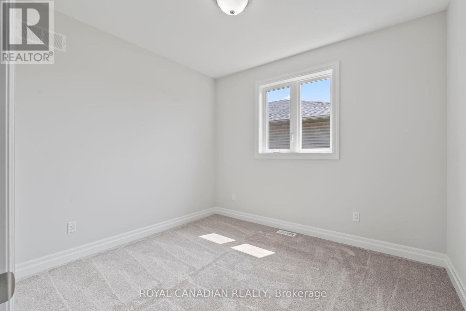 376 Hawthorne Street, Saugeen Shores, Ontario  N0H 2C3 - Photo 25 - X12451849