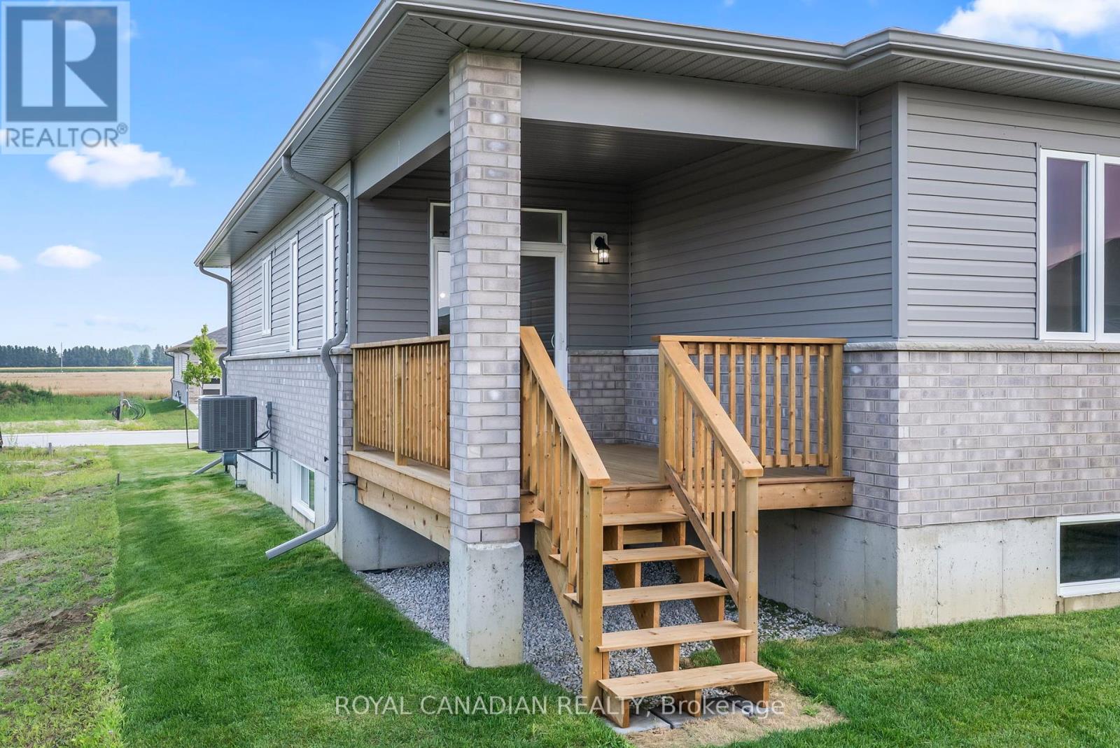 376 Hawthorne Street, Saugeen Shores, Ontario  N0H 2C3 - Photo 35 - X12451849